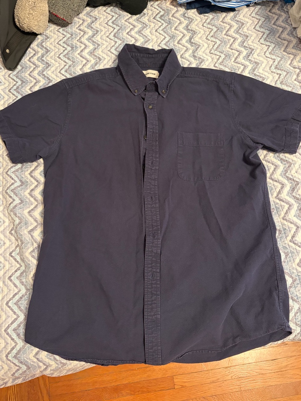 Taylor Stitch Short-Sleeve Button-Down Shirt in Navy
